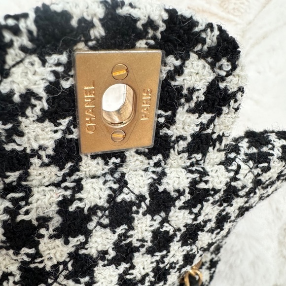 Chanel Tweed Square Mini Classic Flap - Picture 8 of 15